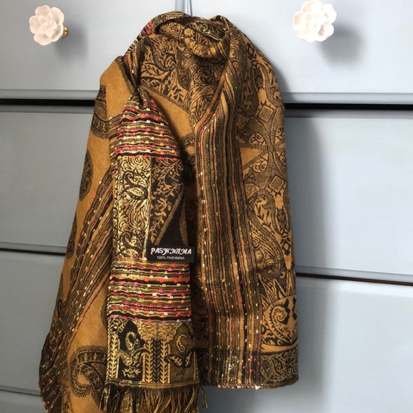 Scarf - Picture 4 of 7